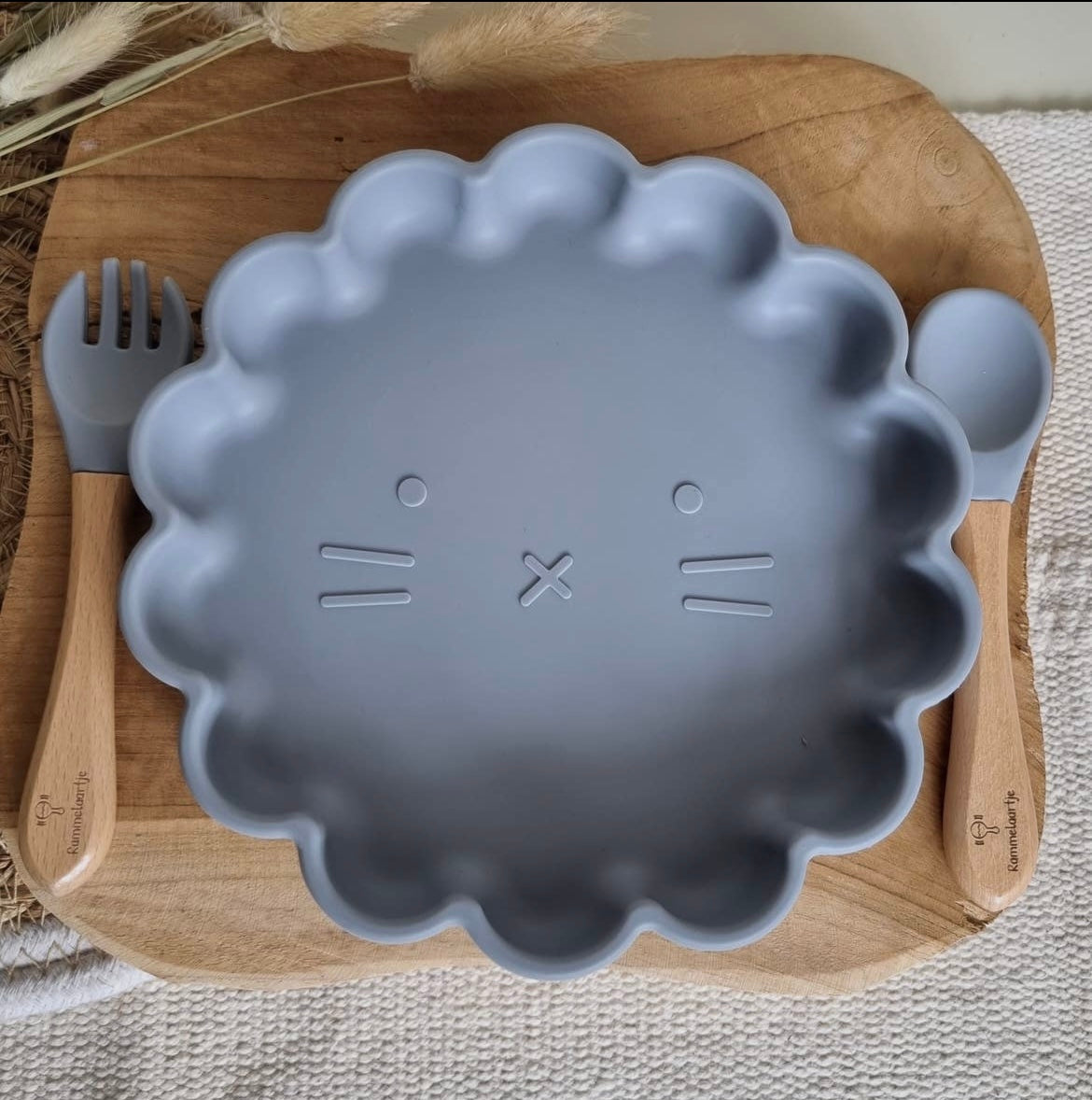 Piatto in silicone con forchetta e cucchiaio